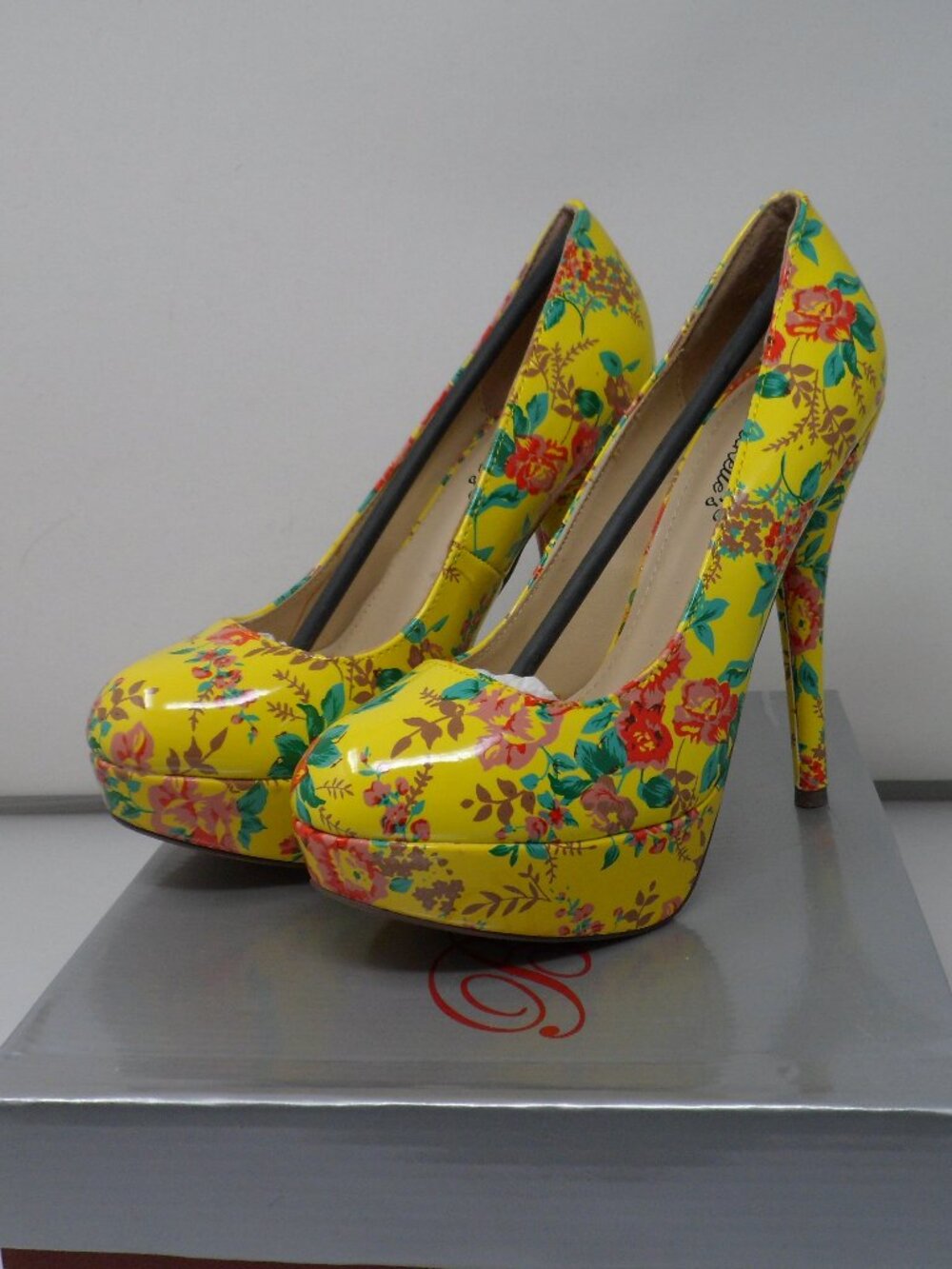 Ladies Breckelle's "Angie" Platform Heels 7.5